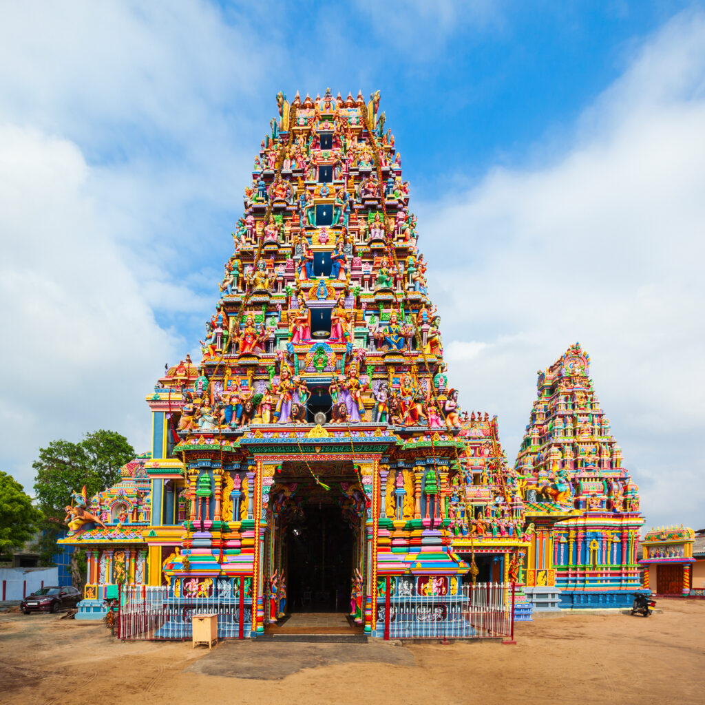 The Pathirakali Amman Temple, also known as the Kali Kovil, is in Trincomalee, Sri Lanka. This Hindu temple is dedicated to the goddess Bhadrakali, a form of the goddess Kali Amman. It is known for its vibrant colors, intricate sculptures, and Dravidian architecture.